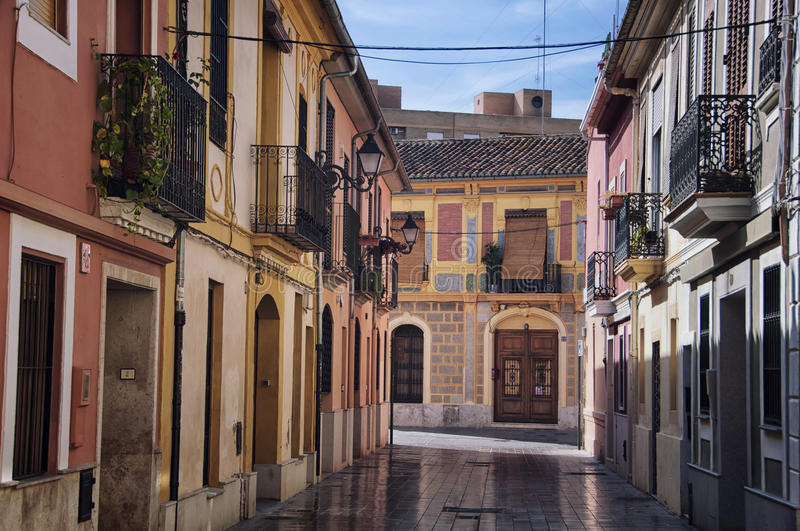 arrive in spain streets