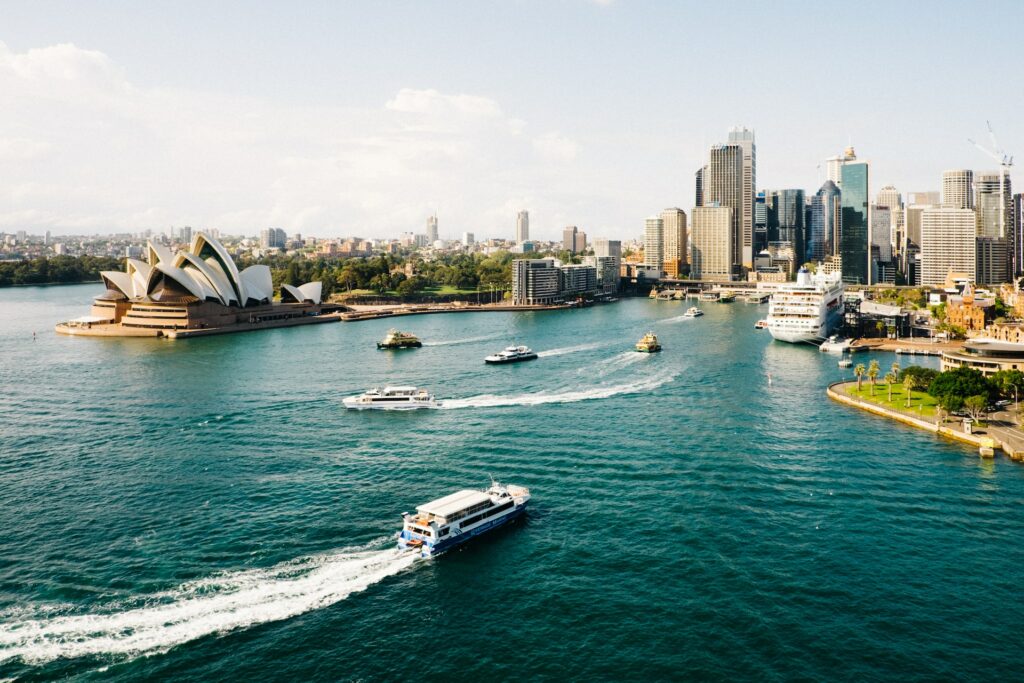 Australia and Portugal Visa Foto de <a href='https://unsplash.com/@danfreemanphoto?utm_source=unsplash&utm_medium=referral&utm_content=creditCopyText'>Dan Freeman</a> en <a href='https://unsplash.com/es/s/fotos/Australia?utm_source=unsplash&utm_medium=referral&utm_content=creditCopyText'>Unsplash</a>